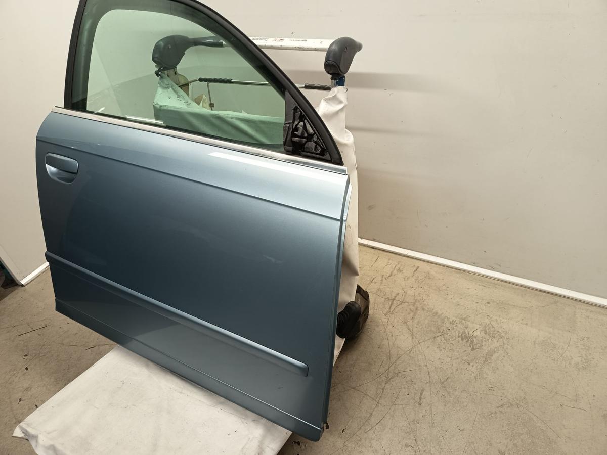 Audi A4 8E Avant original Tür vorn rechts LY5J-Liquidblaumet. Bj 2005