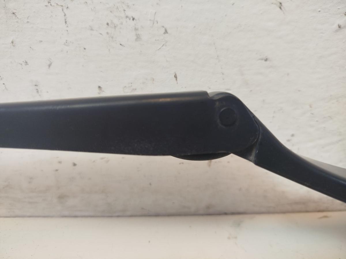 Ford Focus DYB CEW Turnier Wischerarm vorn rechts Scheibenwischerarm Beifahrer