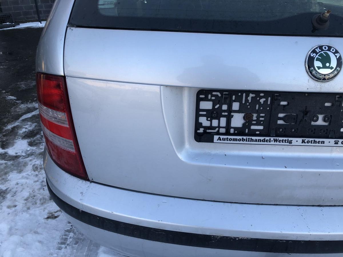 Skoda Fabia 6Y Combi Heckklappe mit Scheibe LF7T Kofferraumklappe Rohbau Rost
