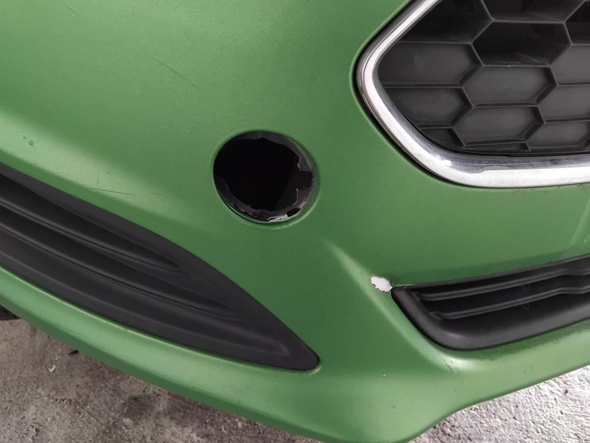 Ford Fiesta JA8 Facelift orig Sto&szlig;stange Sto&szlig;f&auml;nger vorn BJ2016 gr&uuml;n foliert