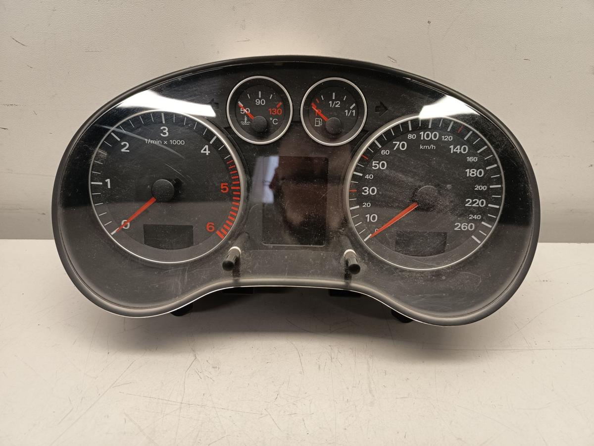 Audi A3 8P orignal Kombiinstrument Tacho 8P0920930R Baujahr 2005