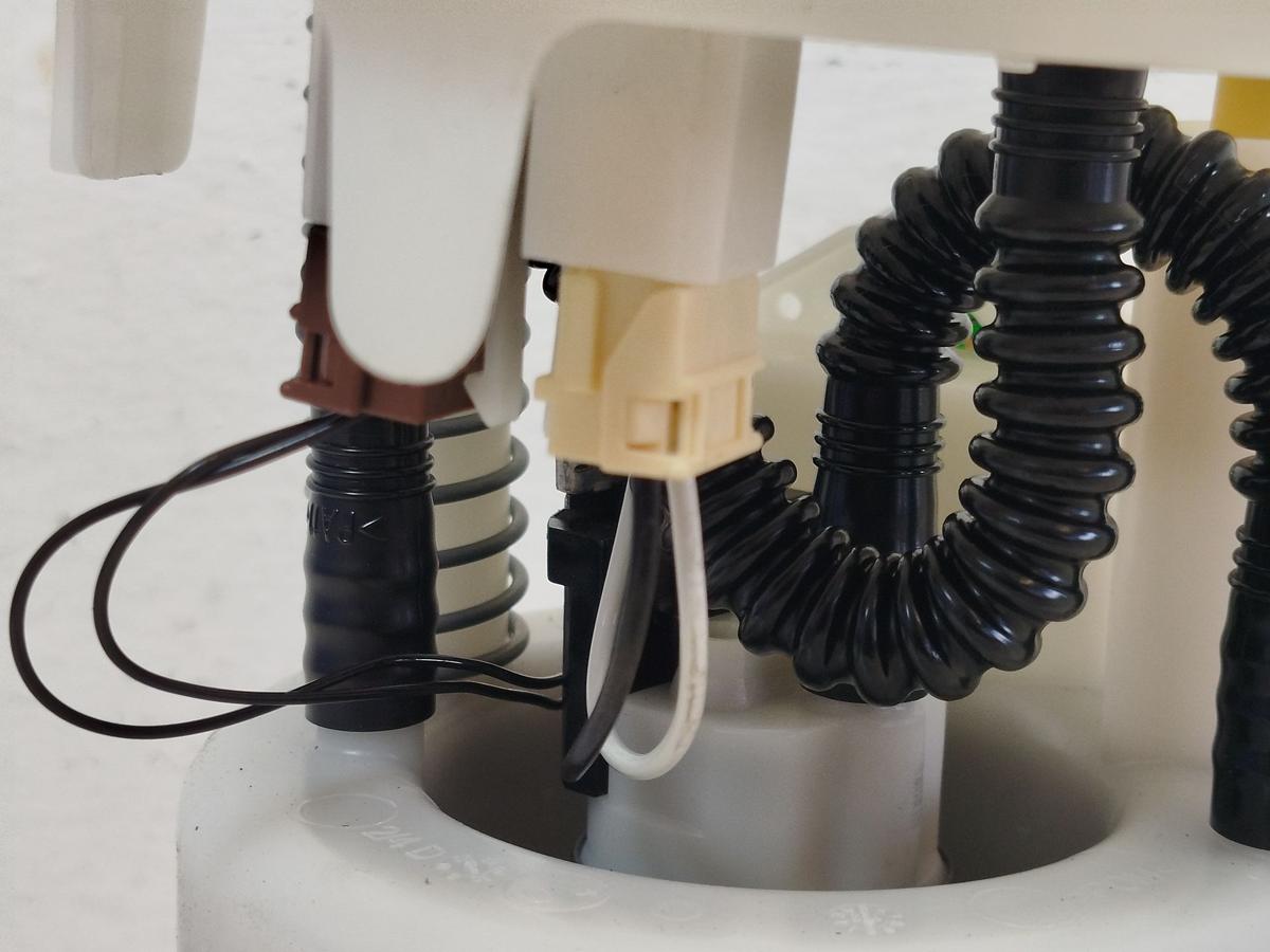 Peugeot 3008 I Typ 0U Kraftstoffpumpe Innentankpumpe Benzin 1.6 115kw Turbo OEM