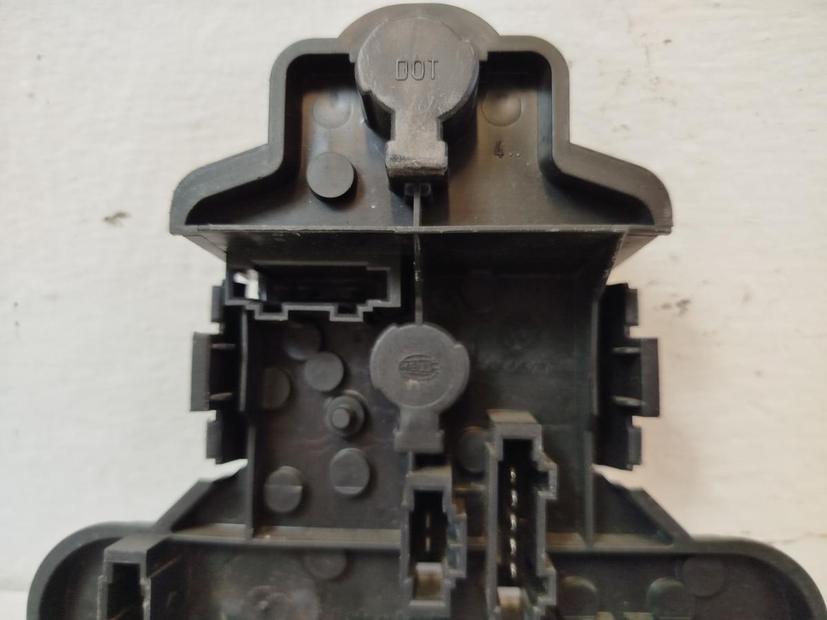 VW Golf III Cabrio 1EX Lampentr&auml;ger Lampenfassung hinten links OE