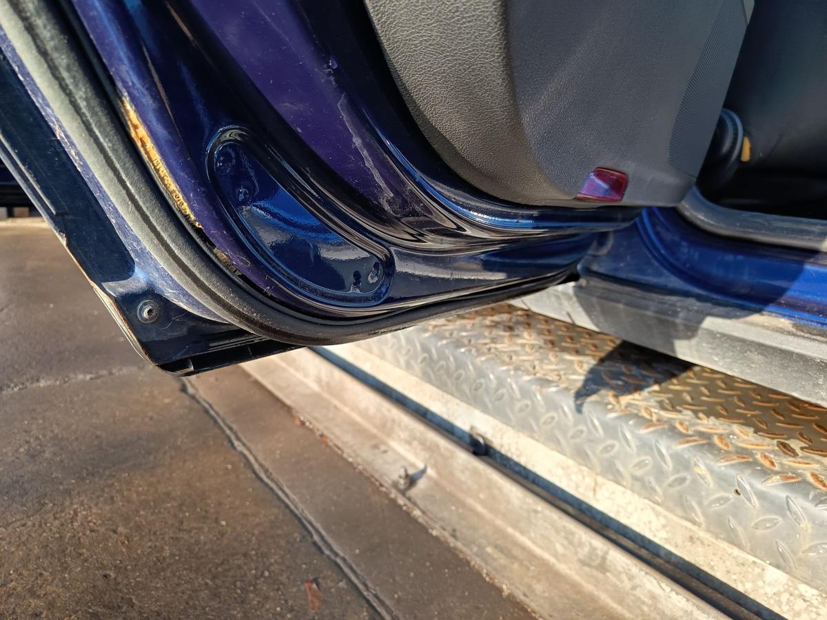 VW Passat 3C B6 original T&uuml;r hinten links Fond D5Q Shadow Blue Bj 2008