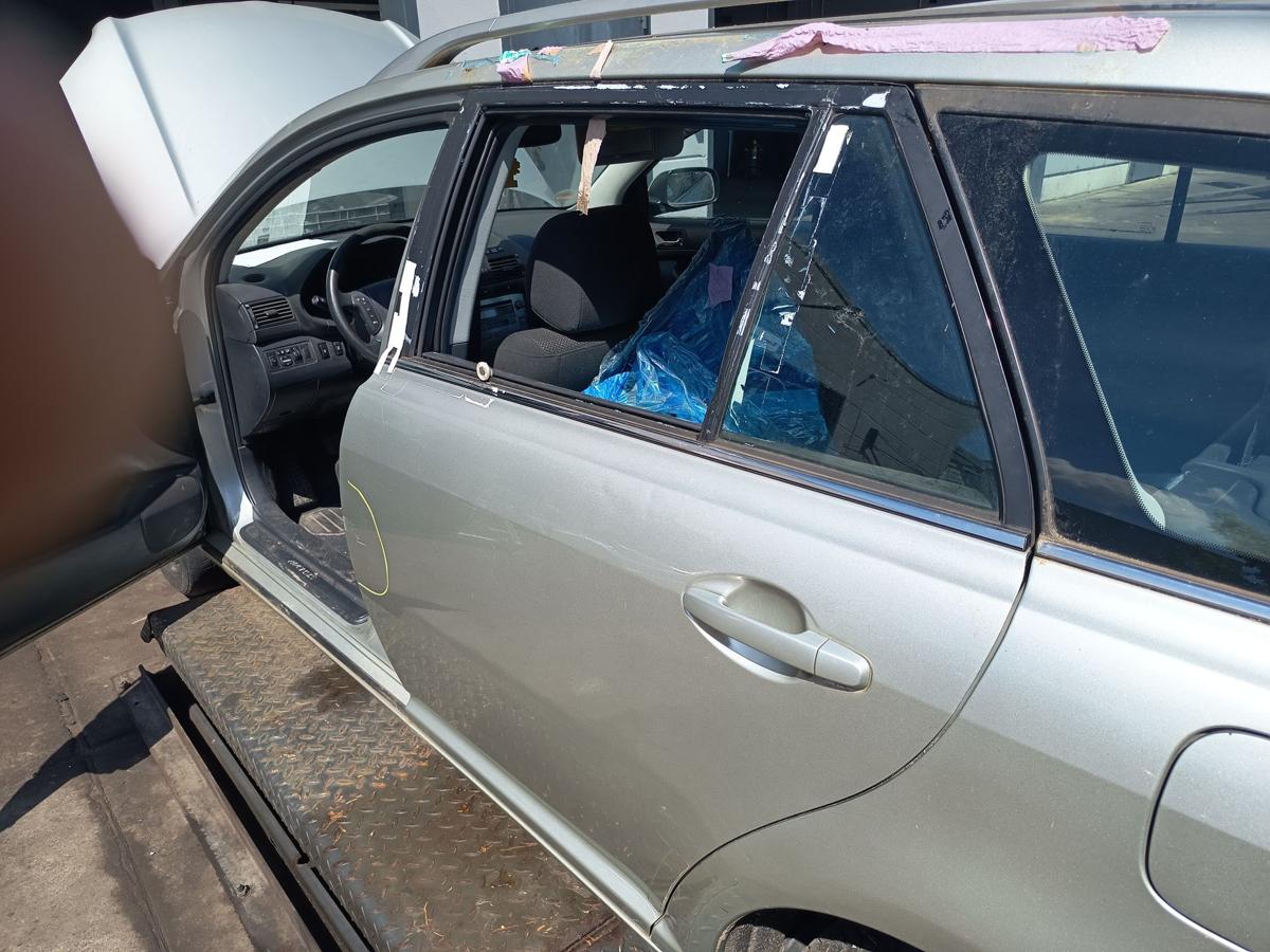 Toyota Avensis T25 Kombi T&uuml;r hinten links Fond 1C0 Polarsilber Bj 2005