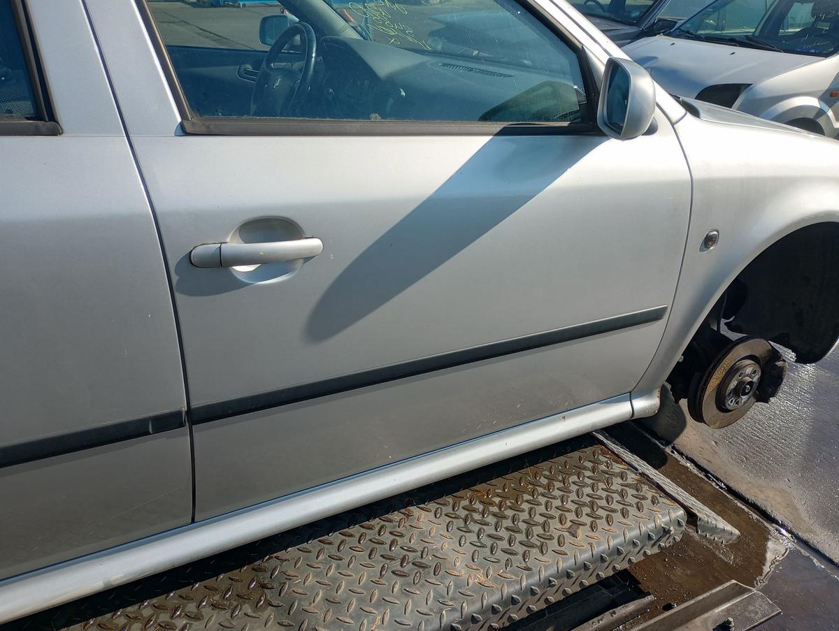 Skoda Octavia 1U orig Tür vorn rechts Beifahrertür LF7T Silber Bj 2003