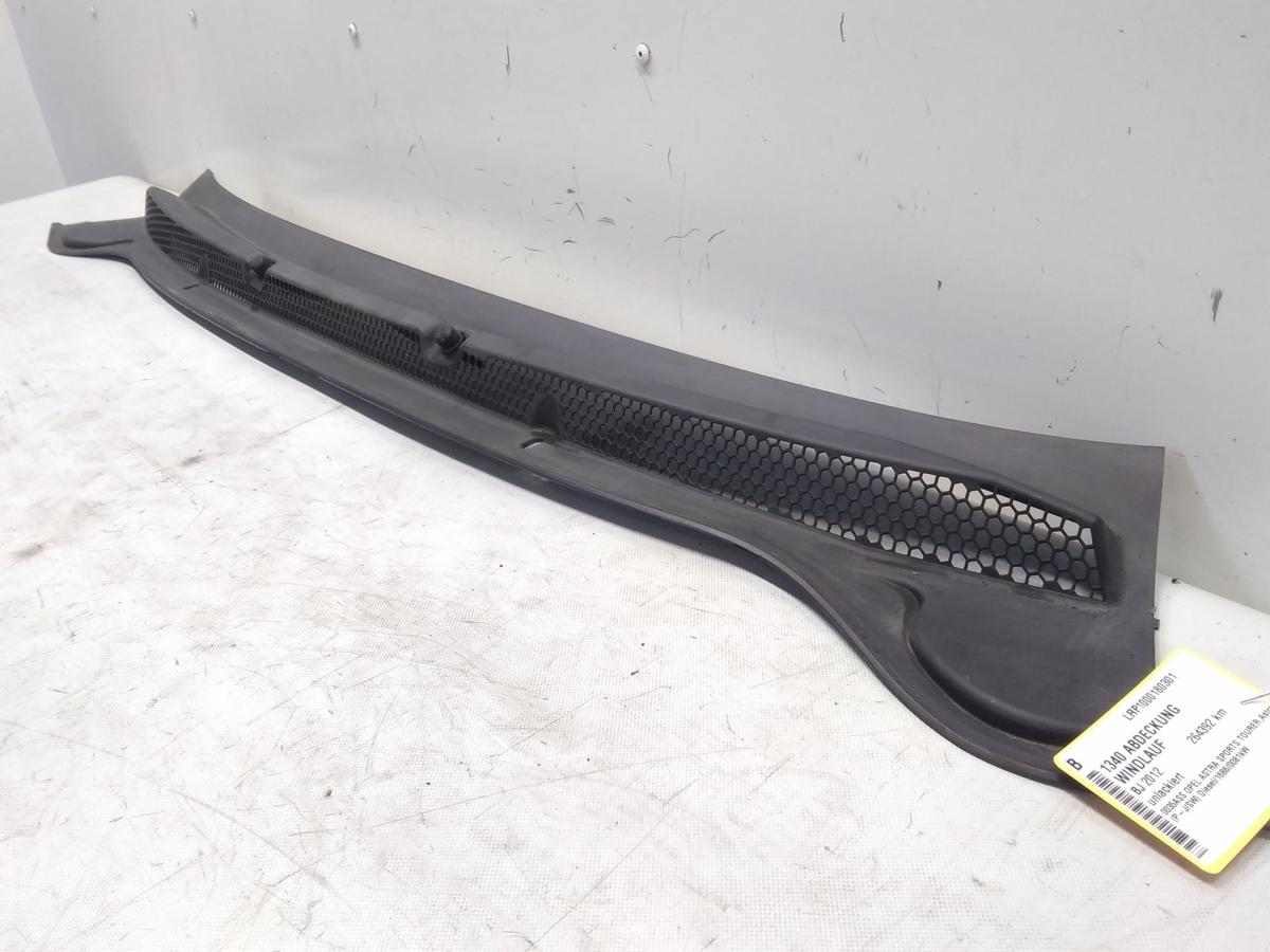 Opel Astra J Sports Tourer original Plastikabdeckung Windlauf 13267105 GM BJ2012