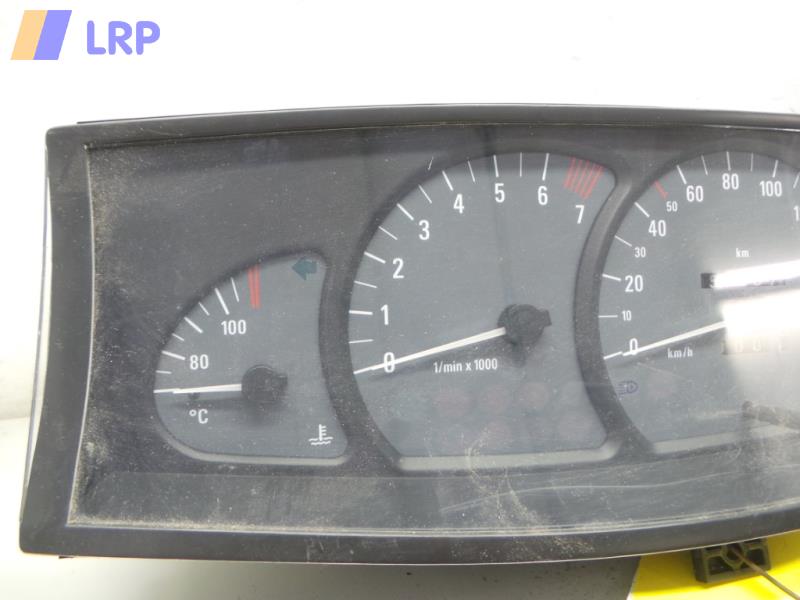 Opel Omega (B) BJ2002 Tacho Kombiinstrument 09228408AA VDO 110080007002