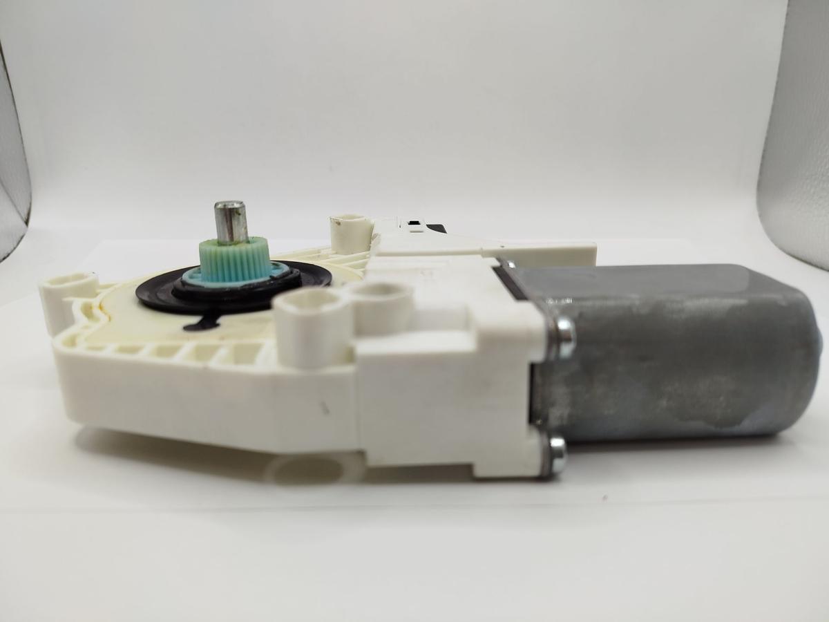 Tesla Model Y Fensterhebermotor vorn links Motor Fensterheber Brose
