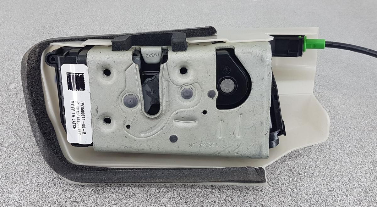 Tesla Model Y T&uuml;rschloss vorn links 1500672-00-B Bj2022 f&uuml;r ZV 7 Pins