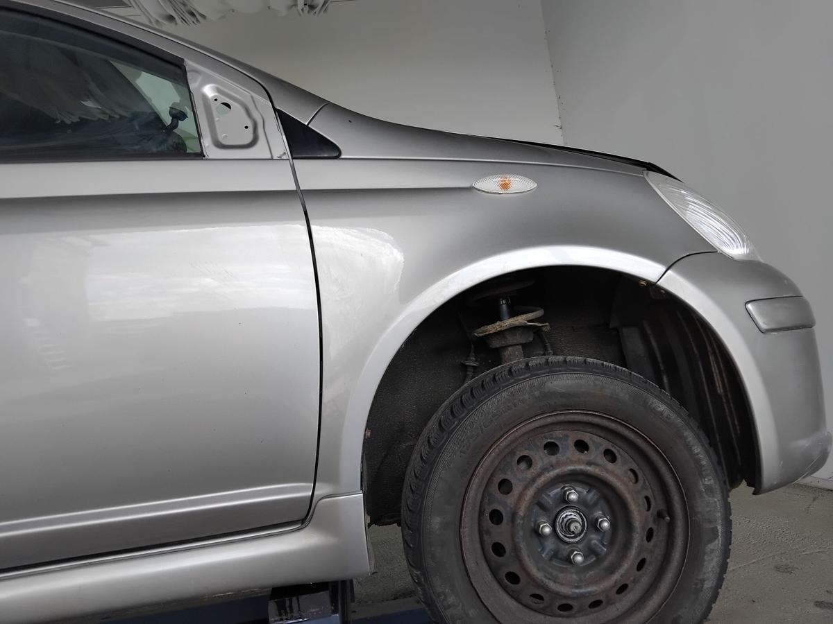 Toyota Yaris P1 original Kotfl&uuml;gel vorn rechts 1D2 Silbergraumetallic BJ2004