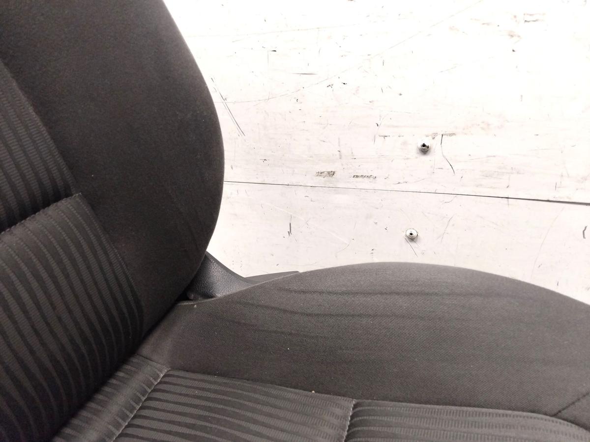 Audi A4 8K B8 Sitz vorn links Fahrersitz beheizt Stoff schwarz Bj.2009