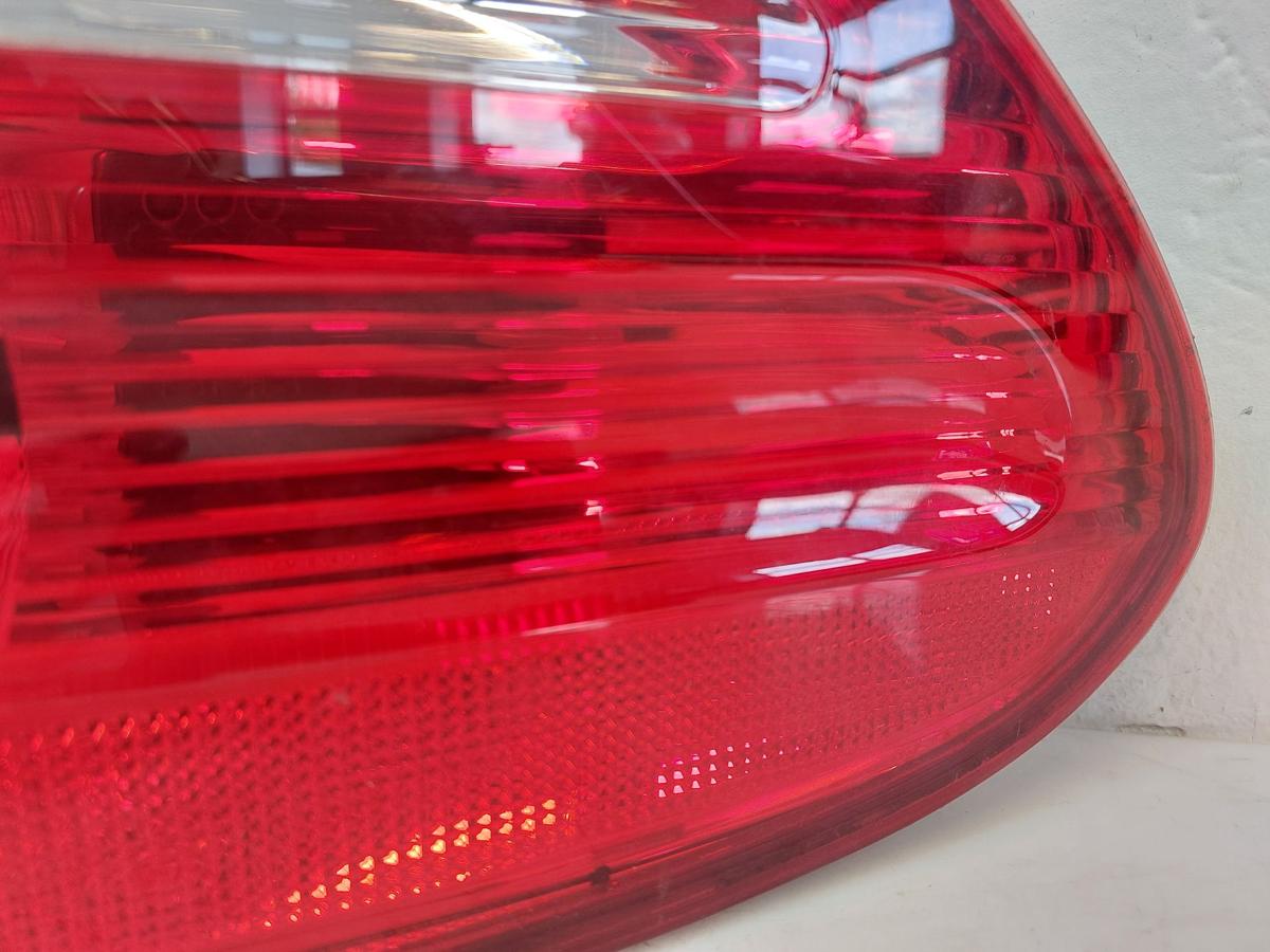 Mercedes E Klasse S211 Rückleuchte Schlussleuchte Rücklicht aussen rechts Kombi