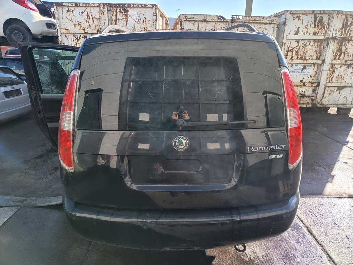 Skoda Roomster 5J original Heckklappe mit Scheibe F9R Black Magic Bj 2010