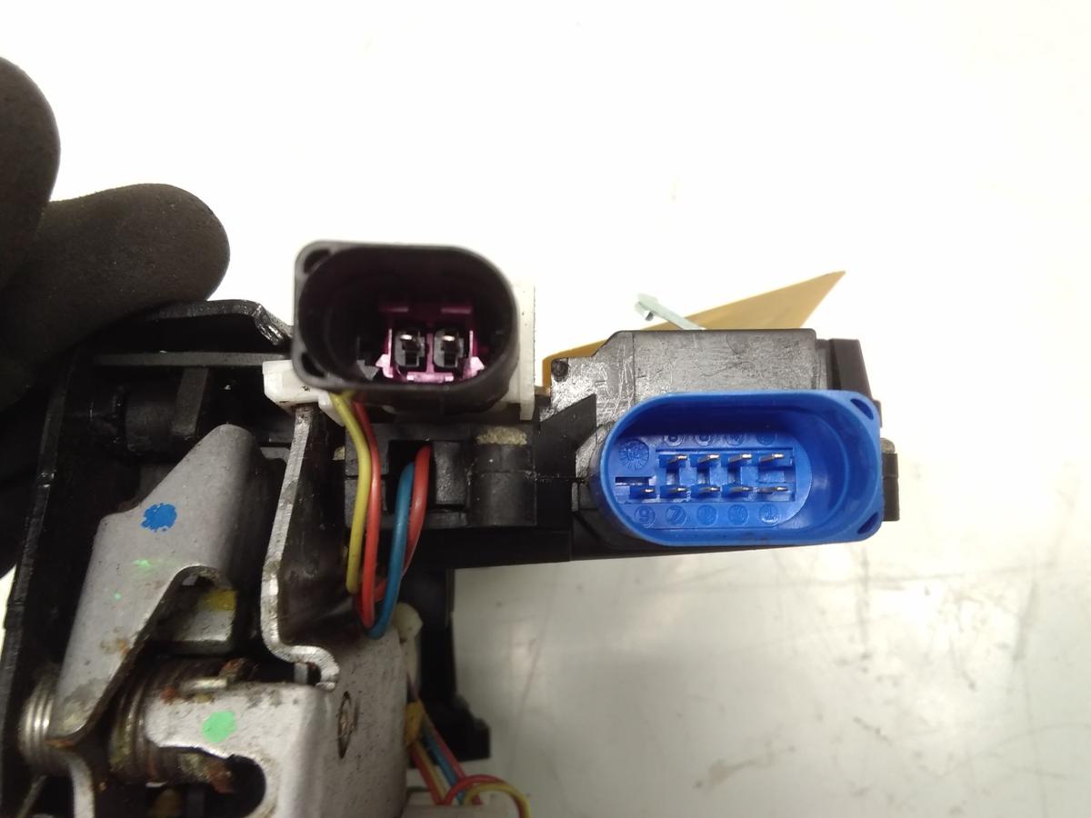 Audi A8 D3 4E original T&uuml;rschlo&szlig; vorn links f&uuml;r Zuziehhilfe 4E1837015A Bj.2004