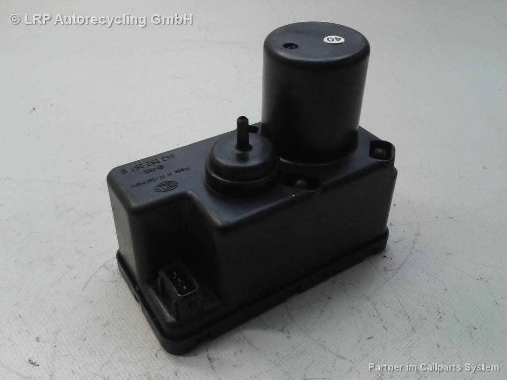 VW Passat 32B BJ1987 Pumpe Zentralverrieglung 443862257B Hella