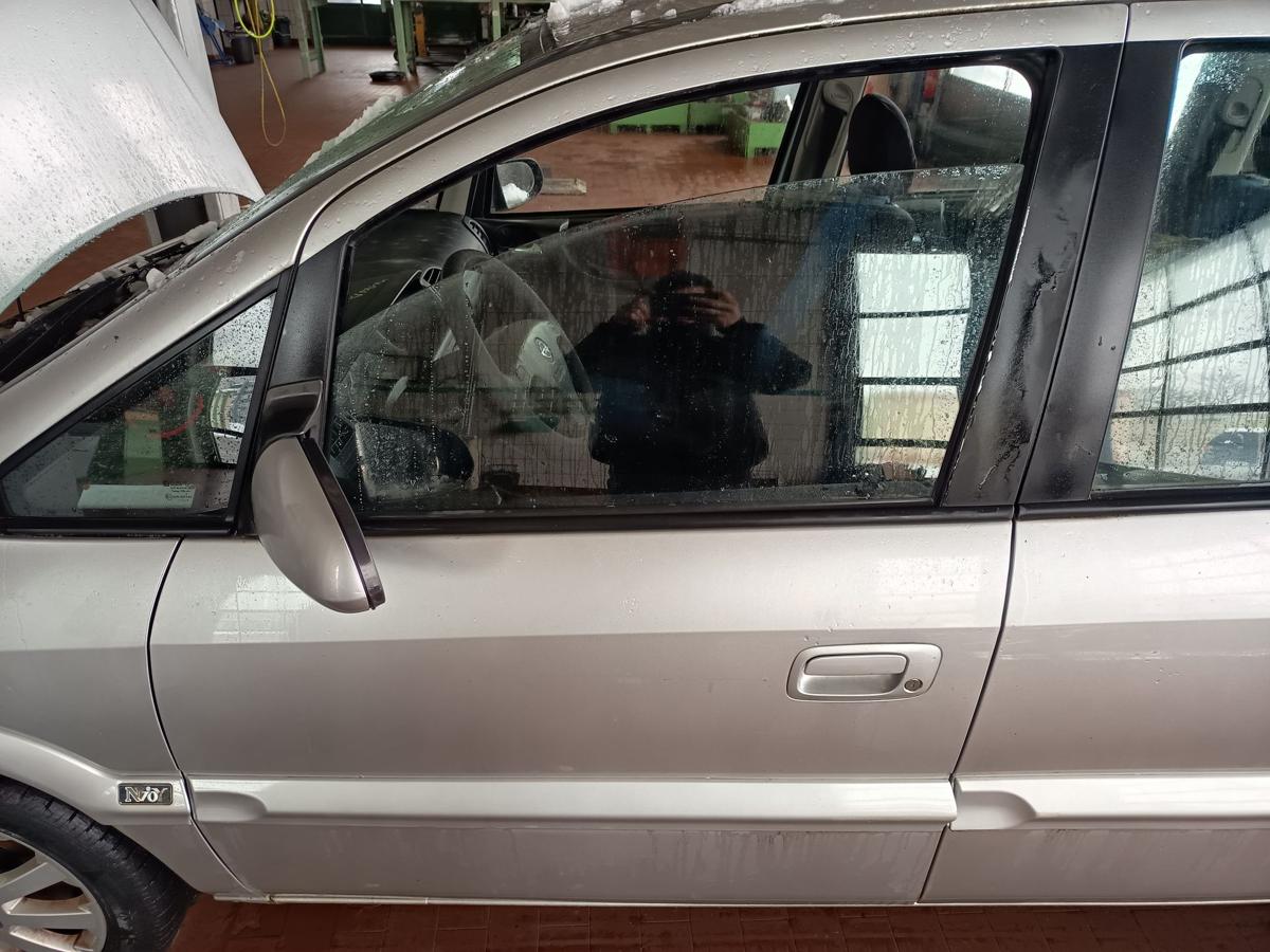 Opel Zafira A original T&uuml;r vorne links Fahrerseite Z157 Starsilber Bj 2005