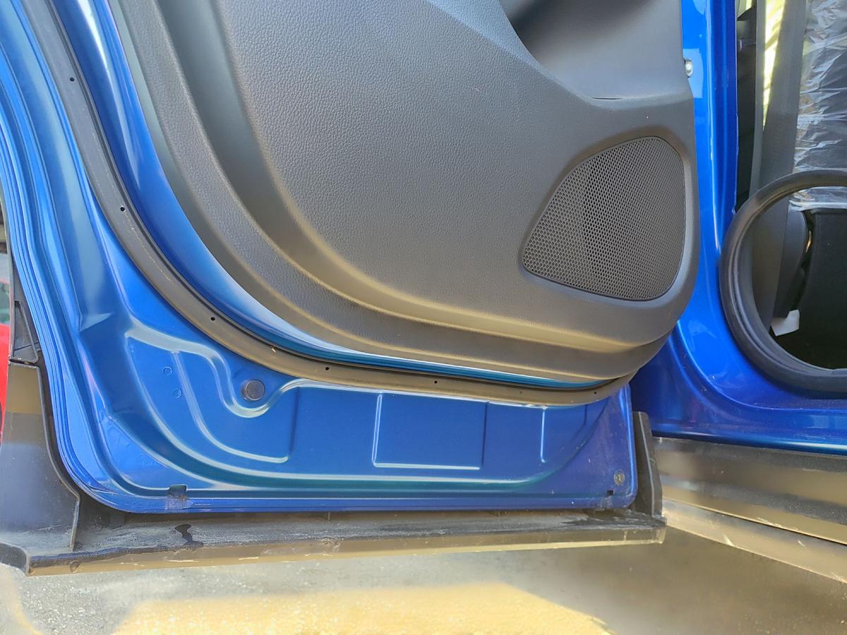 Mitsubishi Eclipse Cross original T&uuml;r links hinten D06B blau T&uuml;rscheibe