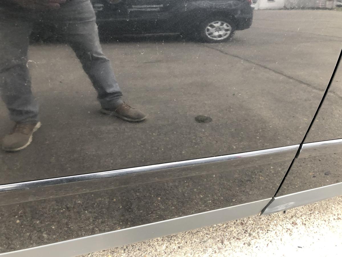 Audi A4 8E B6 Avant T&uuml;r hinten rechts Fondt&uuml;r Scheibenrahmen LZ9W Ebonyschwarz