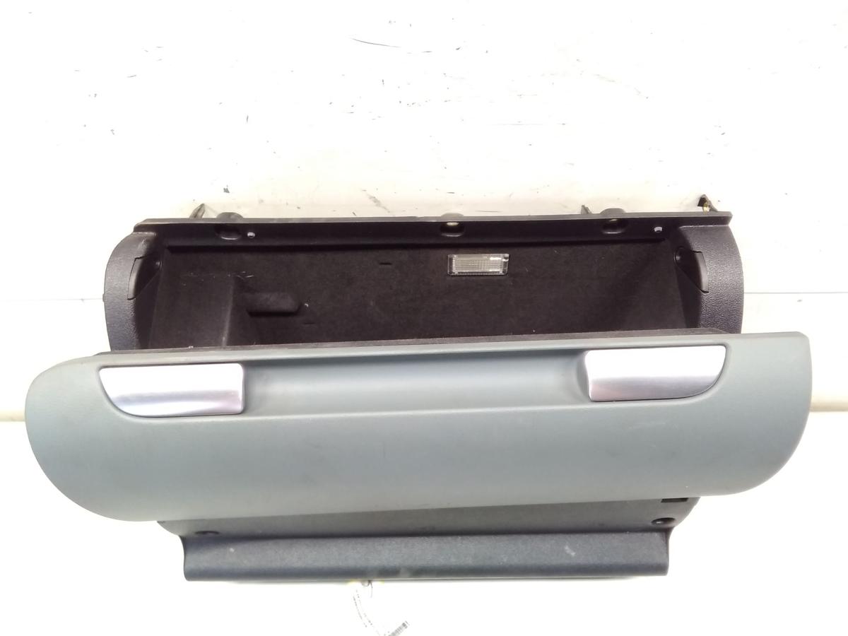 Audi A3 8P Facelift original Handschuhfach Handschuhkasten mineralgrau BJ2009
