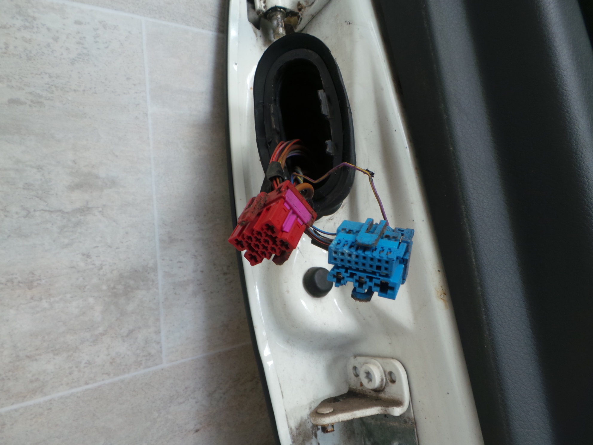 Audi A6 4B Avant Bj.97-01 Tür hinten rechts LY9G - Casablanca Weiss