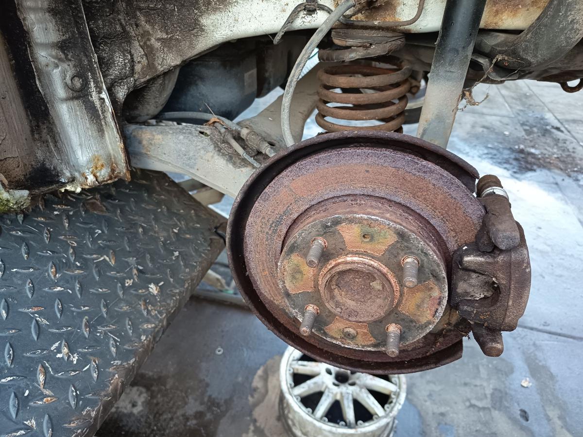 Mitsubishi Colt Z30 original Hinterachse Tr&auml;ger scheibengebremst f&uuml;r 4A90 Bj2005