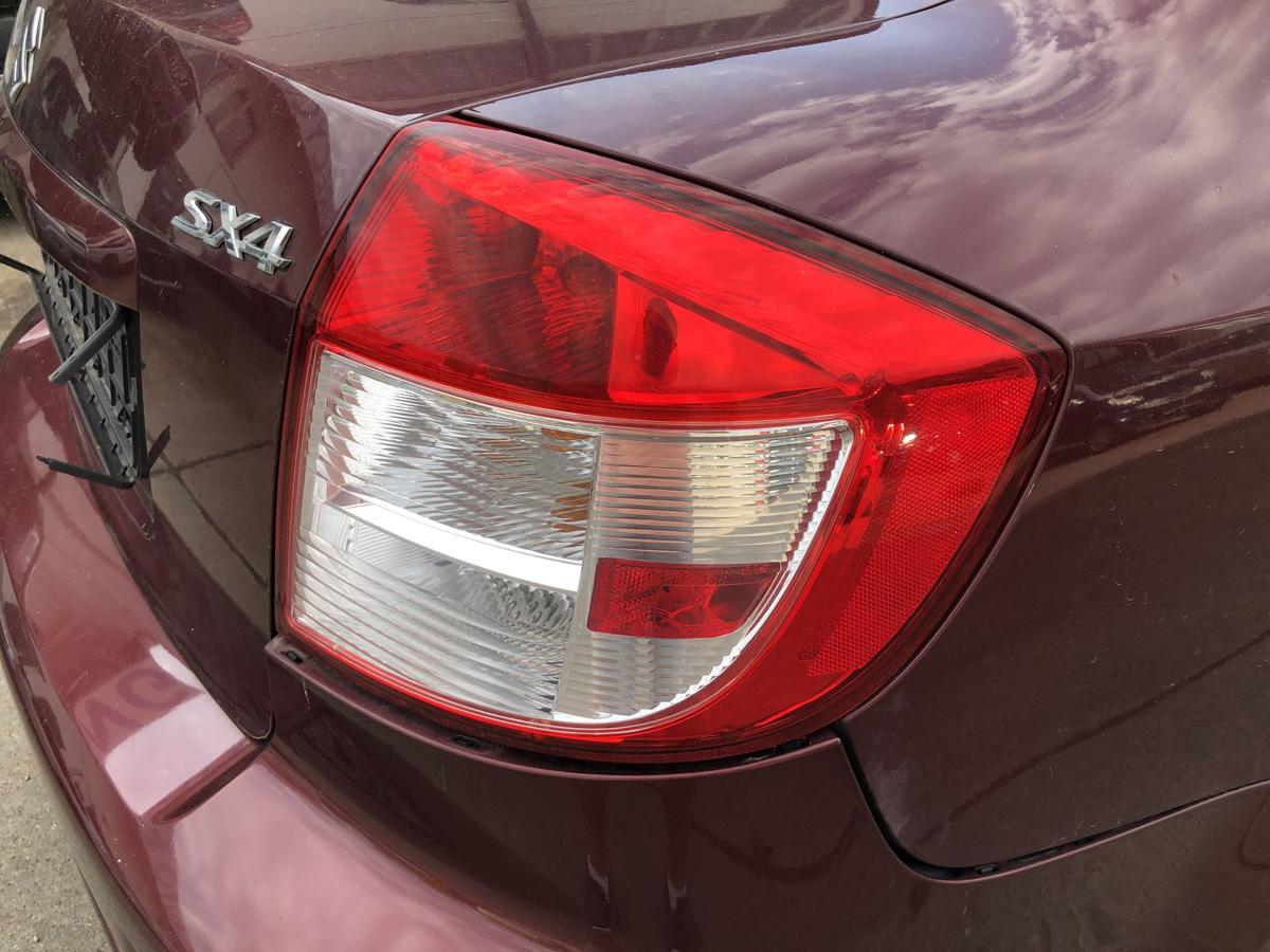 Suzuki SX4 Stufenheck R&uuml;ckleuchte rechts R&uuml;cklicht Heckleuchte Limo 4-t&uuml;rer