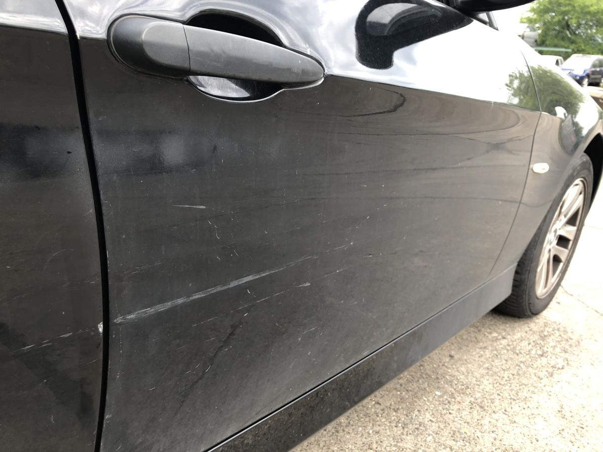 BMW 3er E90 E91 Tür vorn rechts Beifahrertür Rohbau Beschädigt schwarz II 668
