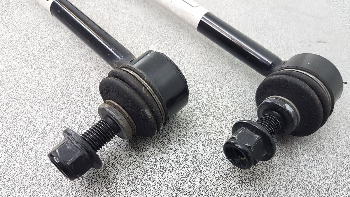 Tesla Model X Koppelstangensatz vorn Bj2022 1420391-00-C Pendelst&uuml;tze