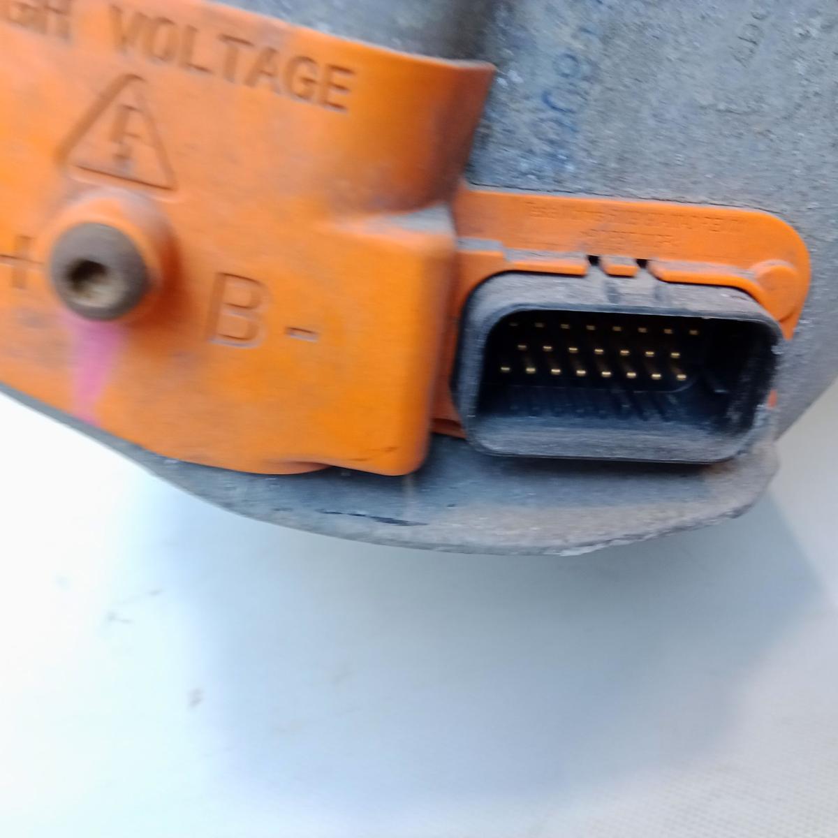 Tesla Model S Performance Antrieb mit 2 Elektromotoren 1002633-01-R hinten Bj.2019