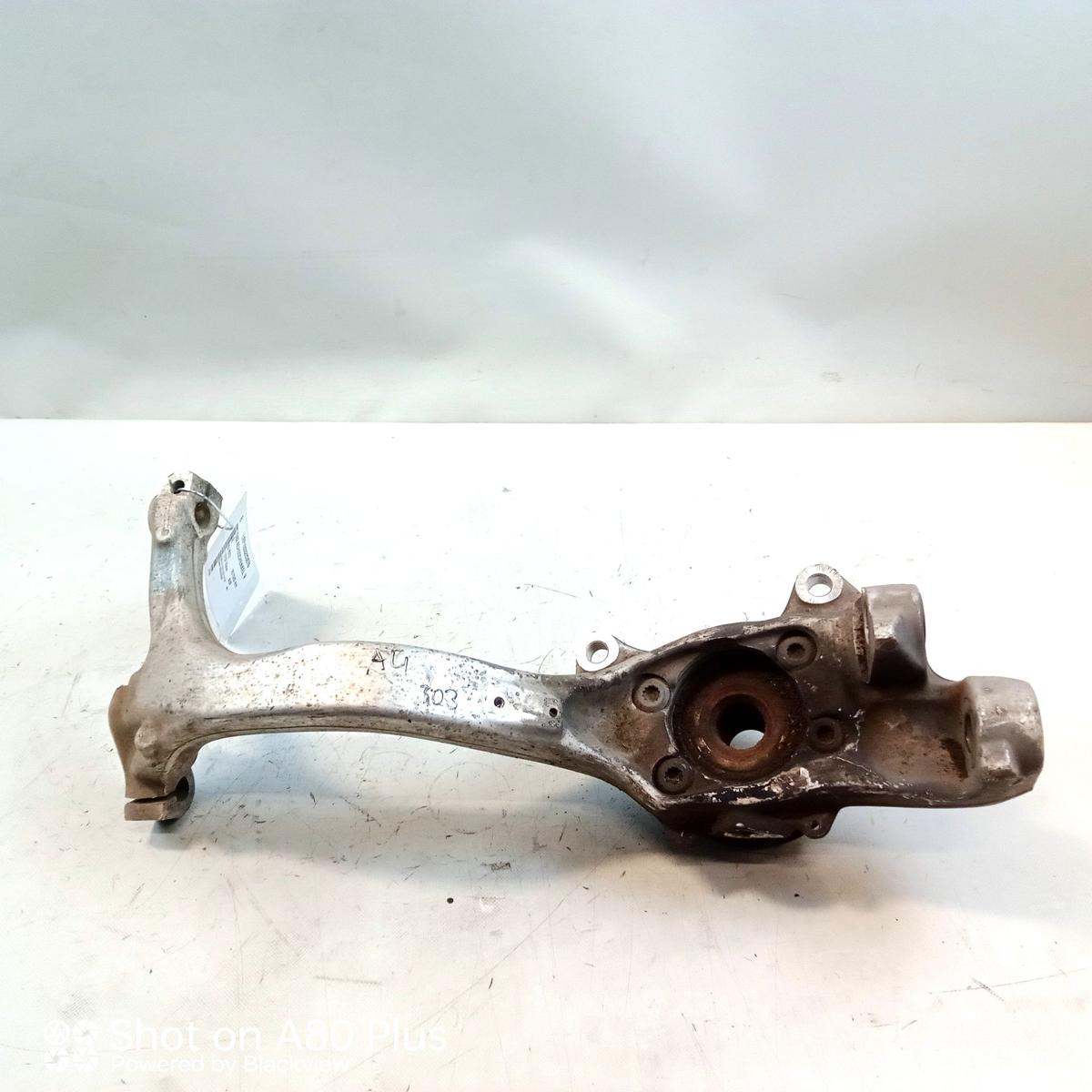 Audi A4 8E B6 Achsschenkel Radlagergeh&auml;use Vorderachse rechts Bj.2002