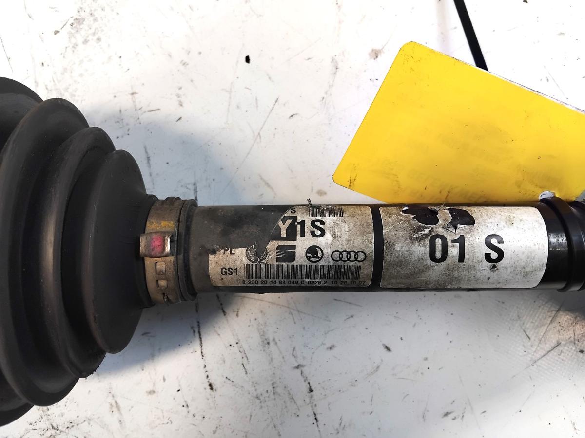 Audi A5 Coupe 8T Antriebswelle Gelenkwelle vorn links 2.7TDI Multitronic Bj.2007