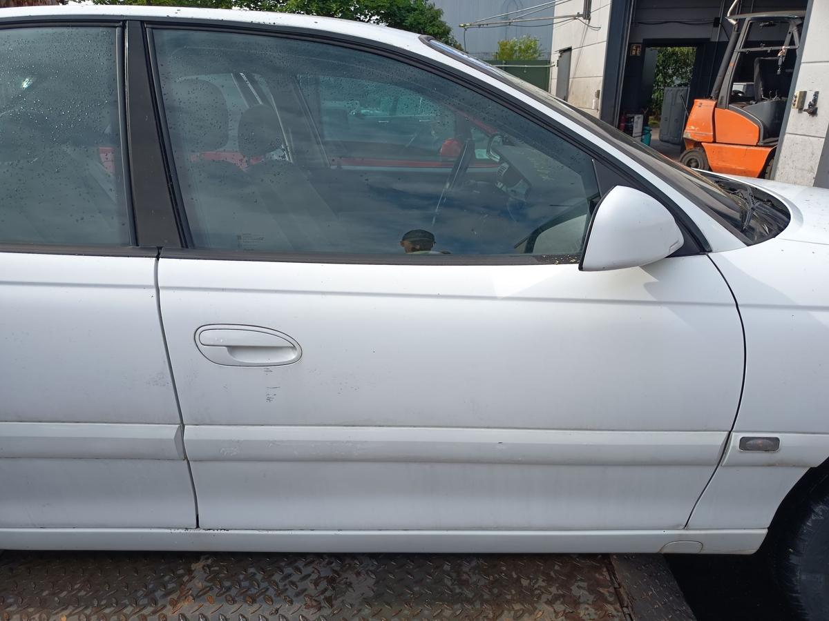 Opel Omega B original T&uuml;r vorn rechts Beifahrer Rohbau Y474 Casablancawei&szlig; Bj 2001