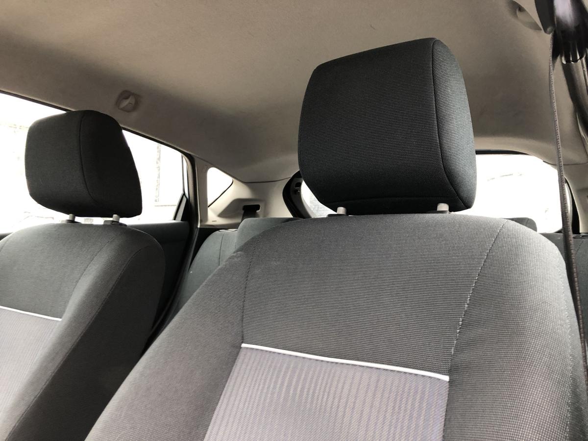 Ford Fiesta JA8 Sitz vorn links Fahrersitz ohne Heizung 5 t&uuml;rer Stoffsitz