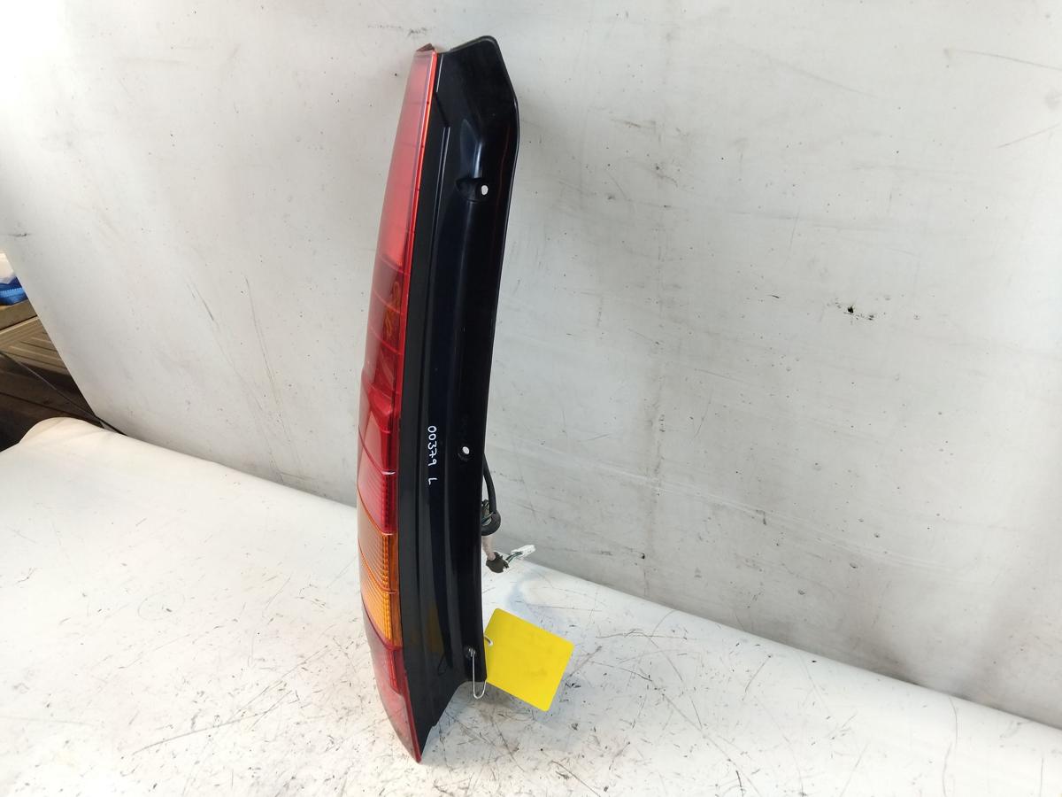 Mitsubishi Space Runner N60 R&uuml;ckleuchte Schlussleuchte links 22087268 BJ1999
