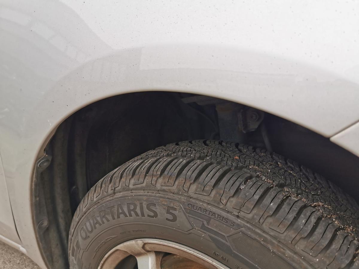 oyota Yaris XP9 Kotflügel Fender Seitenwand vorn rechts 1E7 Silver Pearl Met