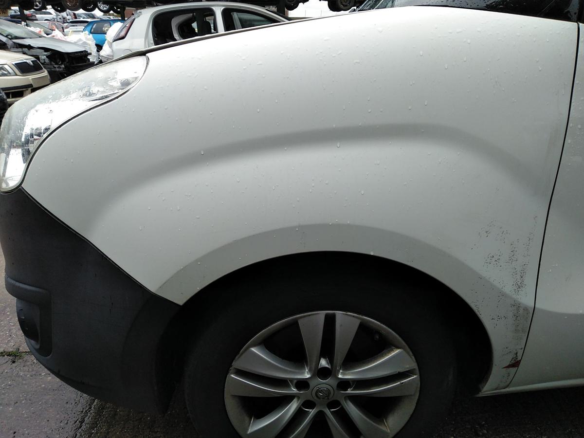 Opel Combo D original Kotflügel vorn links Bj.2014
