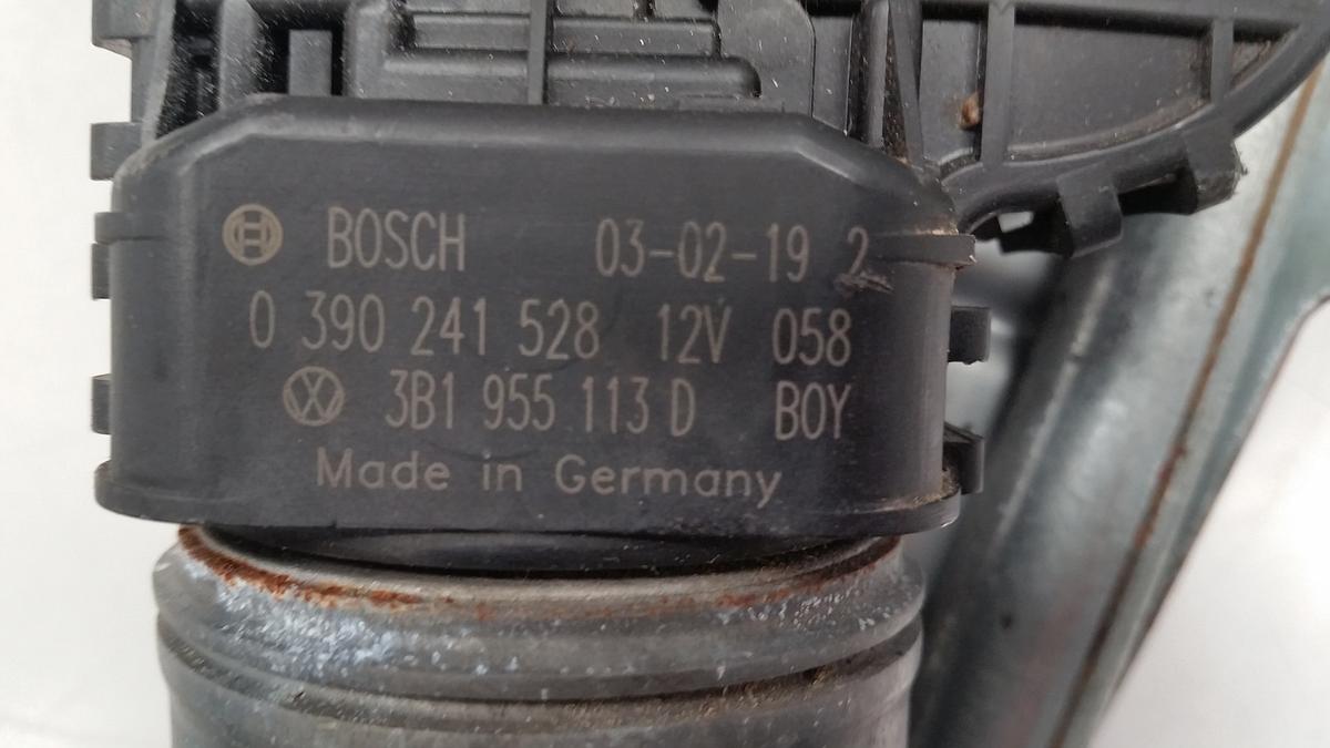 VW Passat 3B6 orig Wischermotor vorne mit Gestänge Bosch 0390241528 Bj 2003