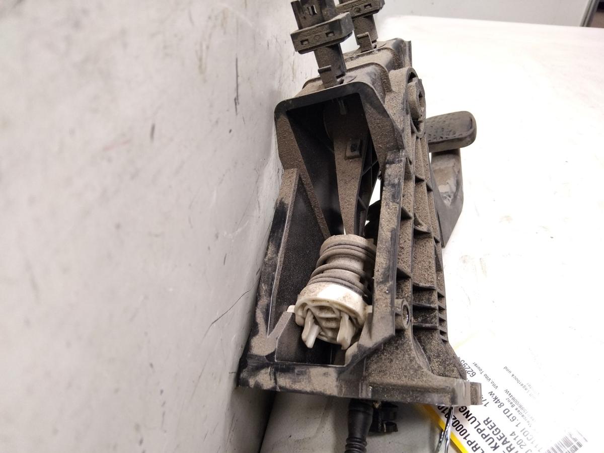 Mercedes Vito 111CDI 447 original Kupplungspedal mit Lagerbock Bj.2014