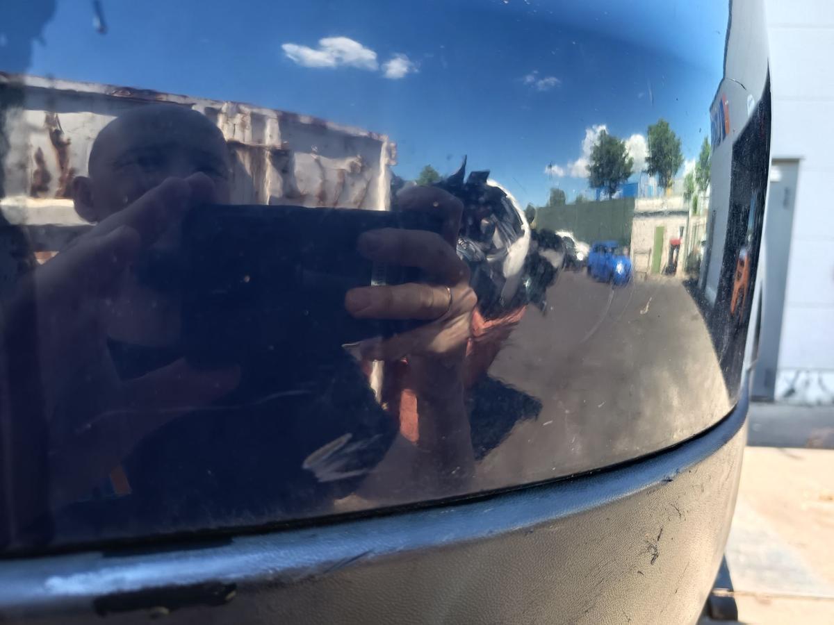 VW Golf V Limo original Sto&szlig;stange F&auml;nger hinten Heck A5G Perlblau Bj 2003