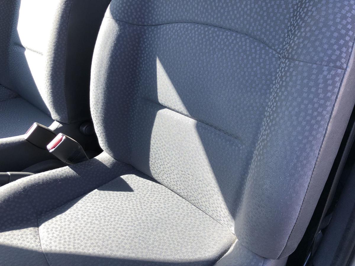 Renault Clio II 2 Campus Sitz vorn links Fahrersitz nur f&uuml;r 3 t&uuml;rer Stoffsitz