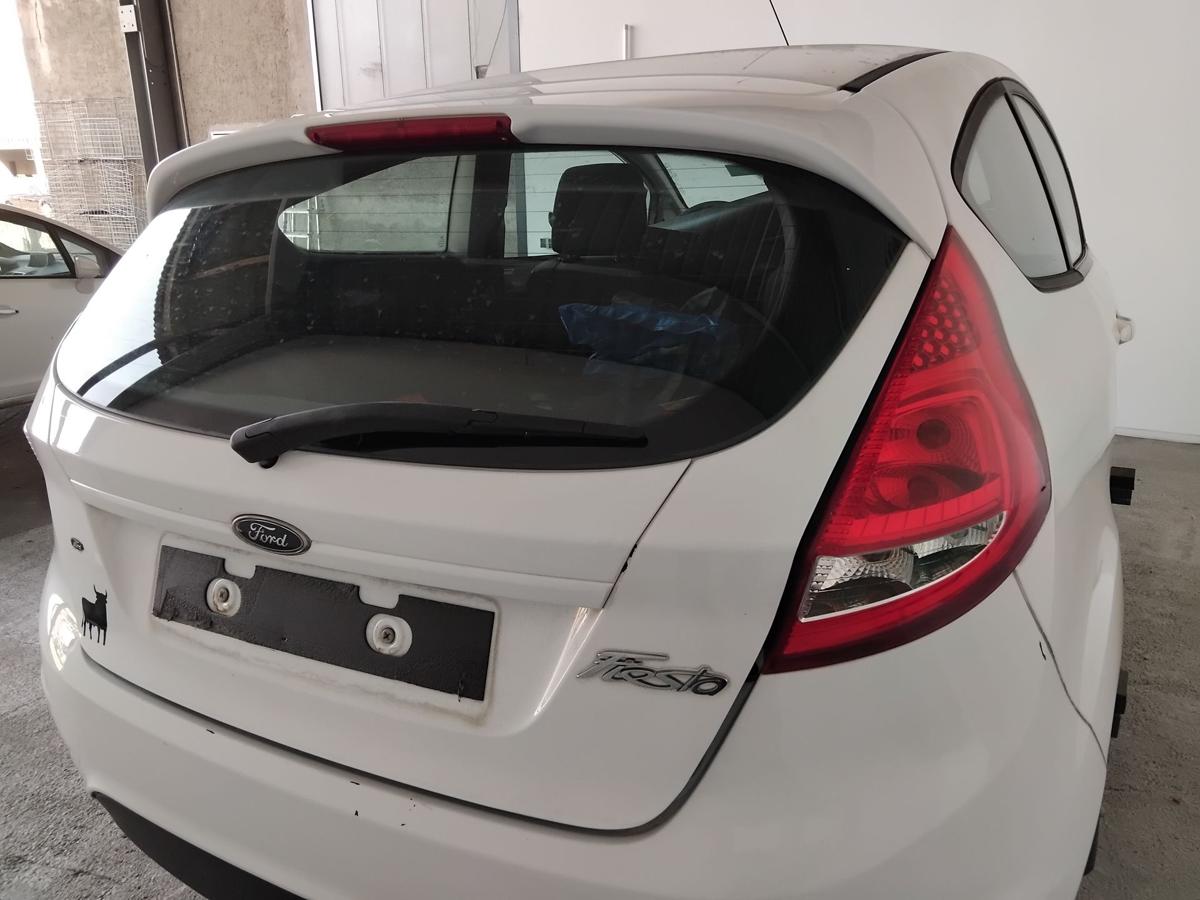 Ford Fiesta JA8 original Heckklappe frostweiß mit Scheibe BJ2009