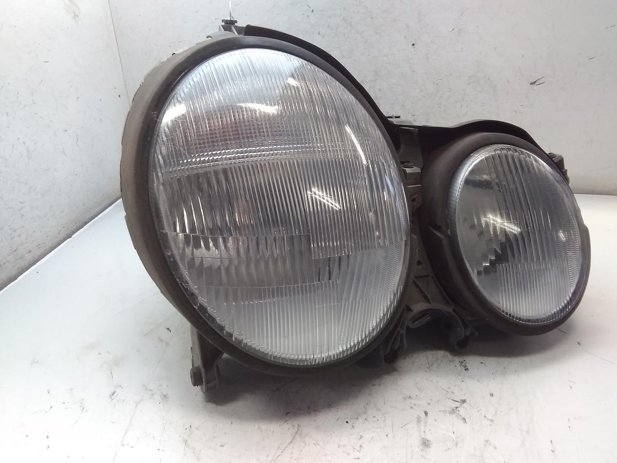 Mercedes Benz E Klasse 210 original Scheinwerfer rechts Halogen