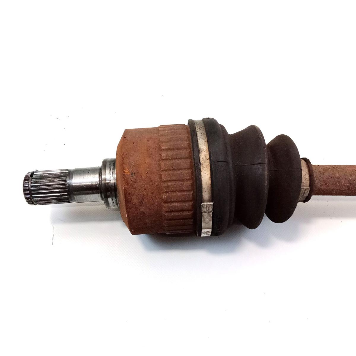 Hyundai Tucson JM Antriebswelle Gelenkwelle vorn links 2.0 104kw 2WD Bj.2006