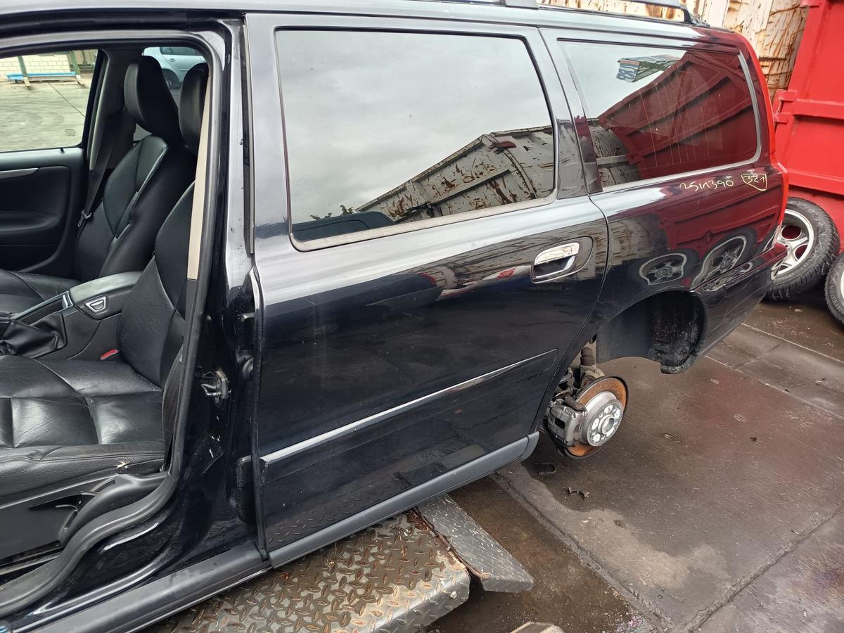 Volvo V70 II original Tür hinten links Fond 452 Saphirschwarz Bj 2005