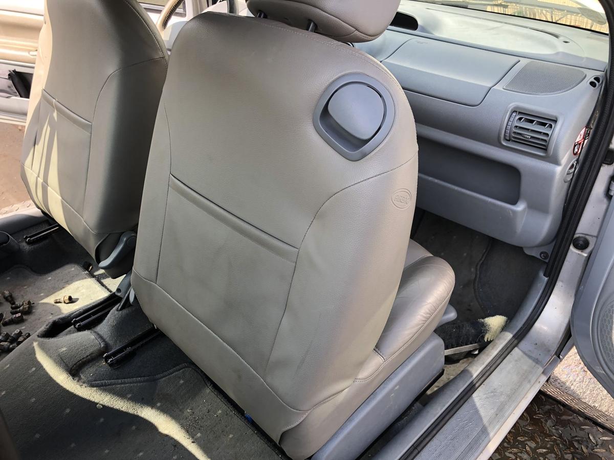 Renault Twingo I original Beifahrersitz vorn rechts Leder beige Bj 2006