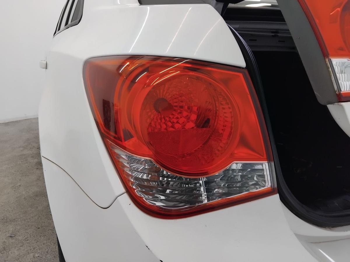 Chevrolet Cruze J300 original R&uuml;ckleuchte Heckleuchte links au&szlig;en Limo BJ2011