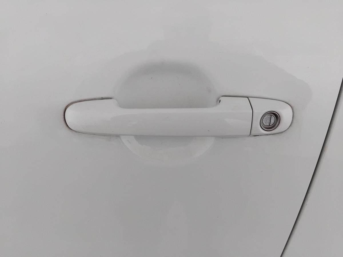 Hyundai i30 CW Kombi Tür vorn links Fahrertür weiss 7F BJ2010 tschechische Produktion