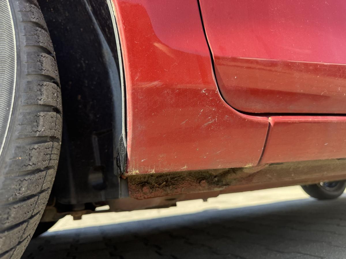 Ford Fiesta JA8 original Kotfl&uuml;gel vorn links Tango Rot Bj.2010