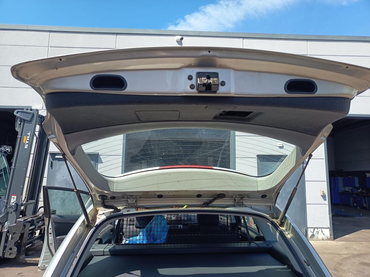 Toyota Avensis T25 Kombi original Heckklappe mit Scheibe 1C0 Polarsilber Bj 2005